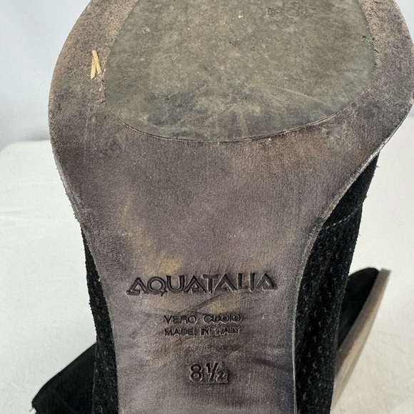 Aquatalia Perforated Suede Bootie in Black Size 8.5 - Picture 8 of 8